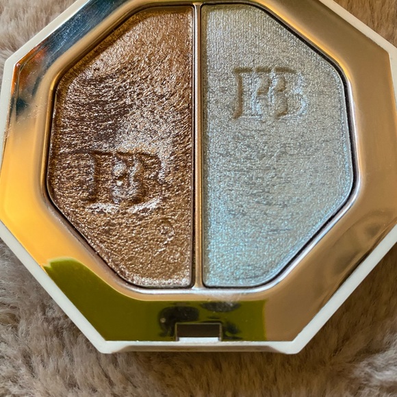 Fenty Beauty highlighter in Sand Castle/Mint’d Mojito and 7DayWknd/Poolside - Picture 5 of 7